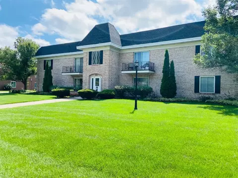 910 Camellia Dr #9, Munster, IN 46321 photo 1