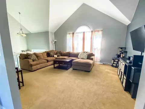 305 Pinehurst Ct, Valparaiso, IN 46383 photo 7