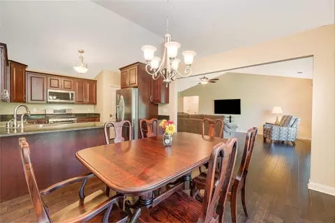 822 Veterans Ln, Crown Point, IN 46307 photo 10