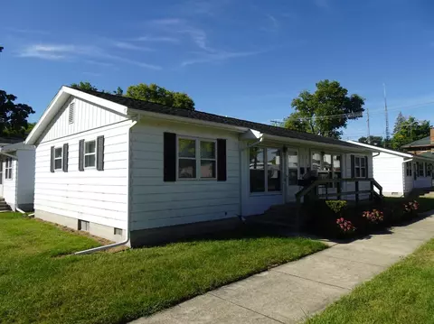 52 E John St, Knox, IN 46534 photo 12