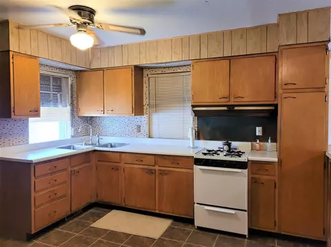 1129 Whitcomb St, Gary, IN 46404 photo 9