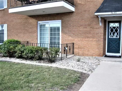 1630 Camellia Dr #D1, Munster, IN 46321 photo 3