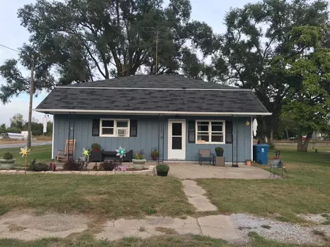 23617 Parrish Ave, Schneider, IN 46376 photo 1