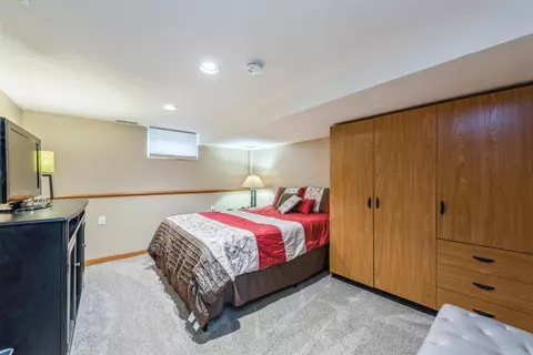 8417 Parrish Pl, Highland, IN 46322 photo 10