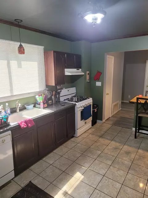1313 E Miller St, Griffith, IN 46319 photo 5