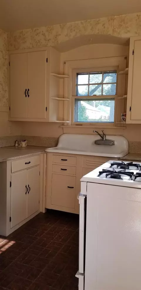 409 S Broad St, Griffith, IN 46319 photo 9