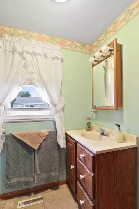 307 Maple Ln, Crown Point, IN 46307 photo 10