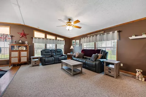 197 N 422, Valparaiso, IN 46383 photo 4