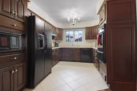 2536 Perry Ct, Dyer, IN 46311 photo 10
