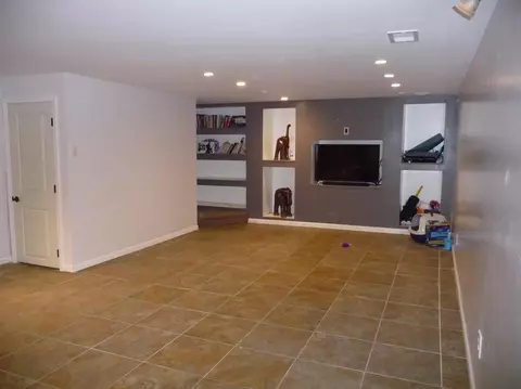 8039 Hemlock Ave, Gary, IN 46403 photo 16