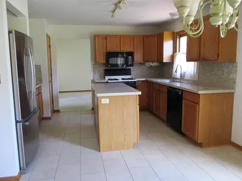 8423 Beech Ave, Munster, IN 46321 photo 4