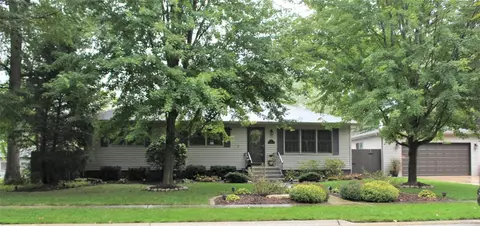 411 S Griffith Blvd, Griffith, IN 46319 photo 2
