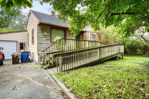 203 Maple St, Crown Point, IN 46307 photo 2