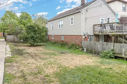 1426 Roberts Ave, Whiting, IN 46394 photo 24