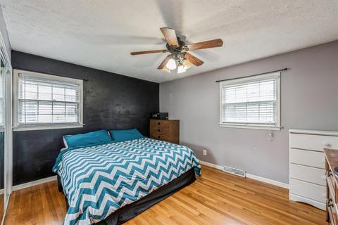 952 N Wheeler St, Griffith, IN 46319 photo 7