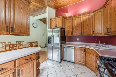 952 N Wheeler St, Griffith, IN 46319 photo 4