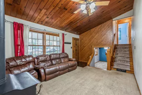 952 N Wheeler St, Griffith, IN 46319 photo 3