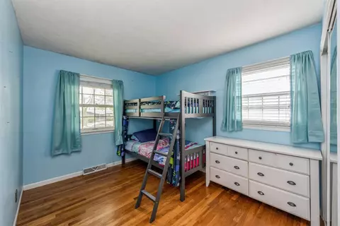 952 N Wheeler St, Griffith, IN 46319 photo 8