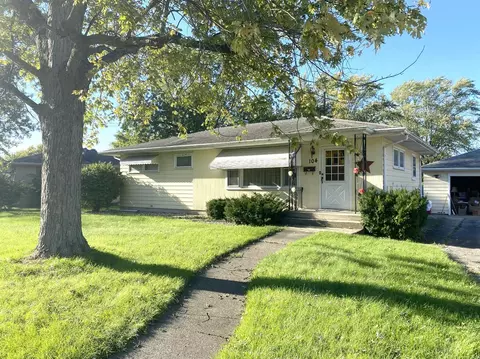 104 Marr Ct, Crown Point, IN 46307 photo 1