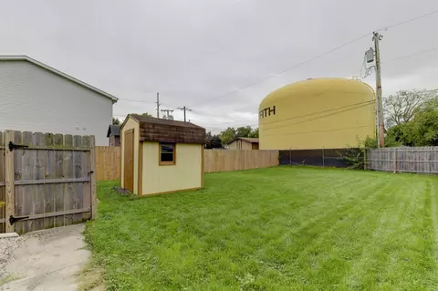 914 N Wheeler St, Griffith, IN 46319 photo 14