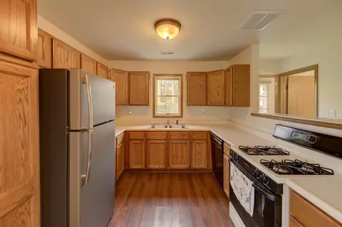 914 N Wheeler St, Griffith, IN 46319 photo 4