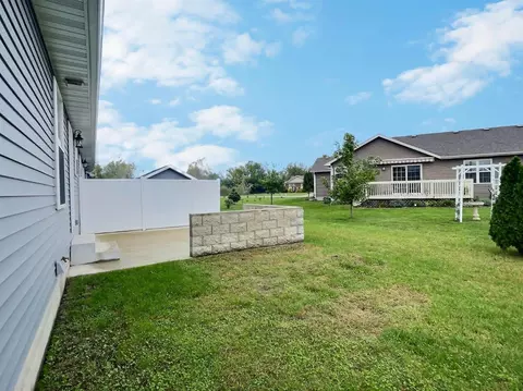 1913 Daisy St, De Motte, IN 46310 photo 15