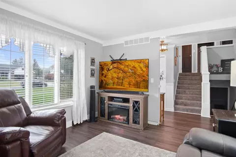 12083 Duttlinger Ln, Wheatfield, IN 46392 photo 8