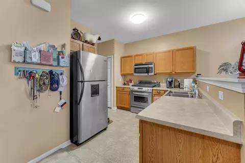 861 Flagstone Dr, Dyer, IN 46311 photo 3