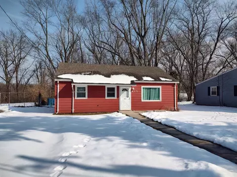 217 Chief Cir, Porter, IN 46304 photo 1