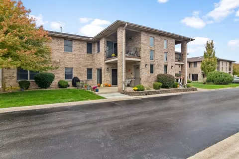 1363 Wright Dr, Crown Point, IN 46307 photo 2