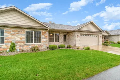 820 Veterans Ln, Crown Point, IN 46307 photo 2