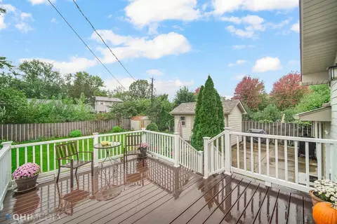1604 Tulip Ln, Munster, IN 46321 photo 25