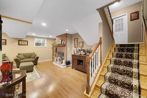 1604 Tulip Ln, Munster, IN 46321 photo 21