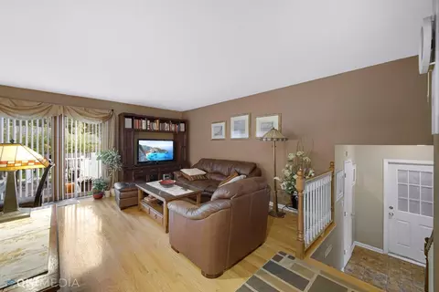 1604 Tulip Ln, Munster, IN 46321 photo 5