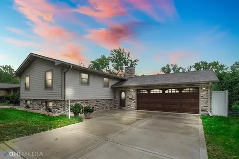 1604 Tulip Ln, Munster, IN 46321 photo 1