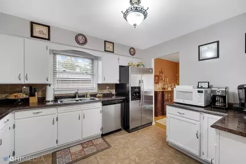 1604 Tulip Ln, Munster, IN 46321 photo 7