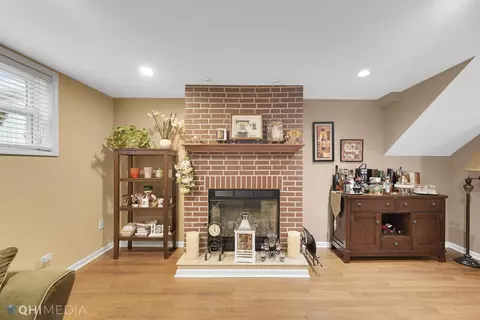 1604 Tulip Ln, Munster, IN 46321 photo 24