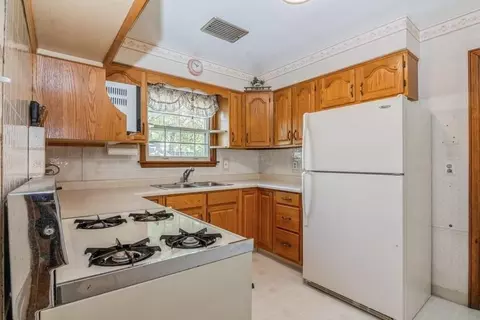 304 E South St, Crown Point, IN 46307 photo 6