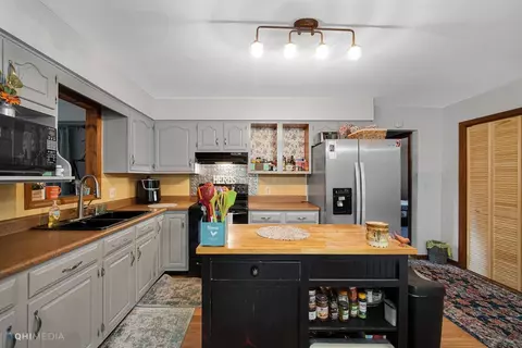 1902 E 975, Wheatfield, IN 46392 photo 4