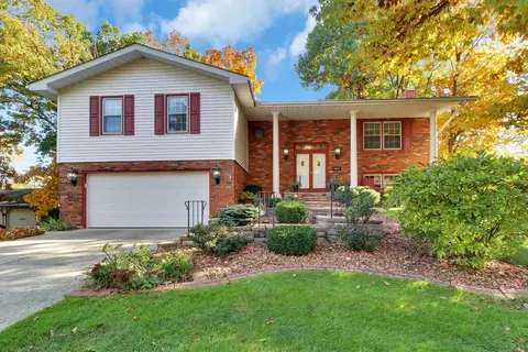 8553 Clark Pl, Crown Point, IN 46307 photo 3