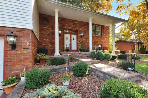 8553 Clark Pl, Crown Point, IN 46307 photo 5