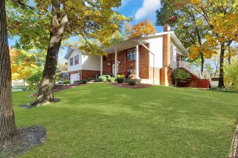 8553 Clark Pl, Crown Point, IN 46307 photo 4