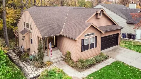 900 Quail Ridge Dr, Porter, IN 46304 photo 3