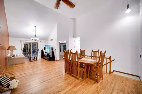 900 Quail Ridge Dr, Porter, IN 46304 photo 5
