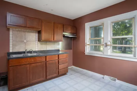 833 E 35th Pl, Gary, IN 46409 photo 10