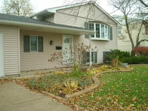 1422 N Elmer St, Griffith, IN 46319 photo 2
