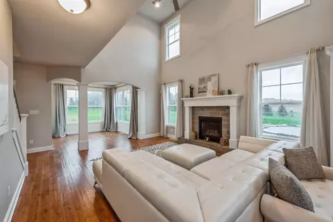 642 E Stanton Ct, La Porte, IN 46350 photo 5