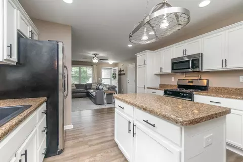 450 Andover Dr, Valparaiso, IN 46385 photo 8