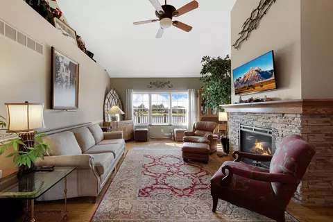 8385 Doubletree Dr, Crown Point, IN 46307 photo 11