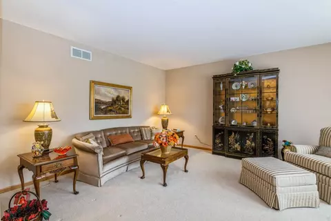 639 Heather Ct, Griffith, IN 46319 photo 4